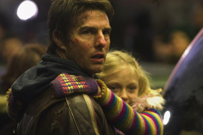 Tom Cruise and Dakota Fanning in The War Of The Worlds