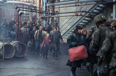 Tom Cruise and Dakota Fanning join refugees fleeing a Tripod