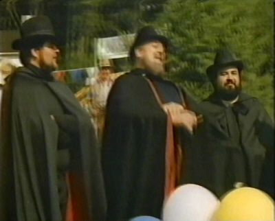 A multitude of Orson Welles at Grover's Mill in War Of The Worlds TV series