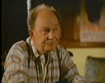 oldtimer 3 in War Of The Worlds TV series